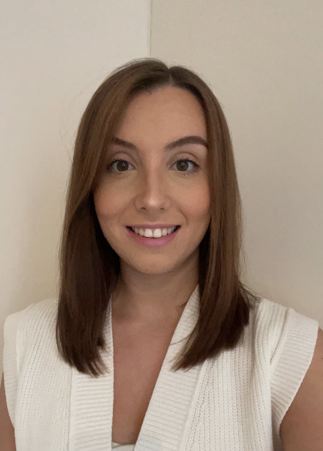 Hollie wait's headshot