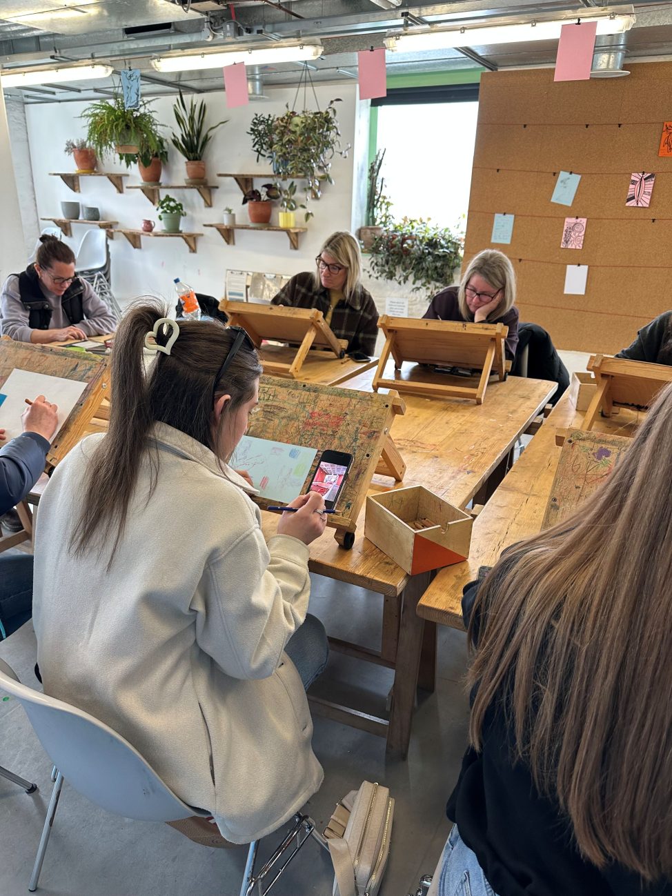 Students at the zine making guest lecture with Ronnie.